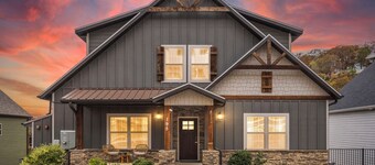 LakeViews, Community Pools, HotTub, Pet Friendly!