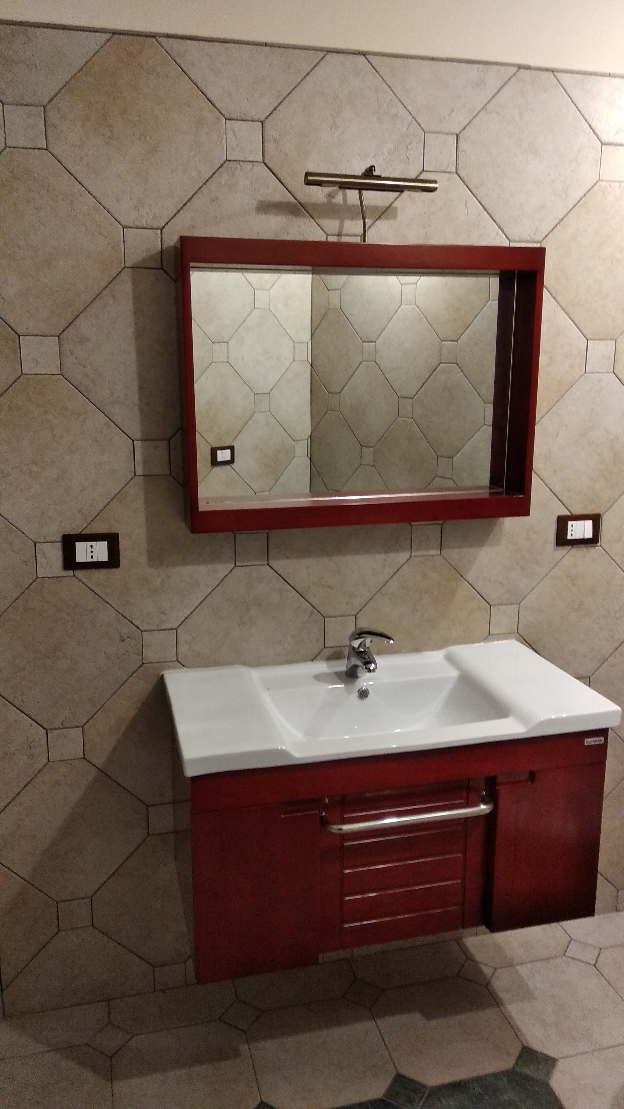 Doccia, asciugacapelli, bidet, asciugamani