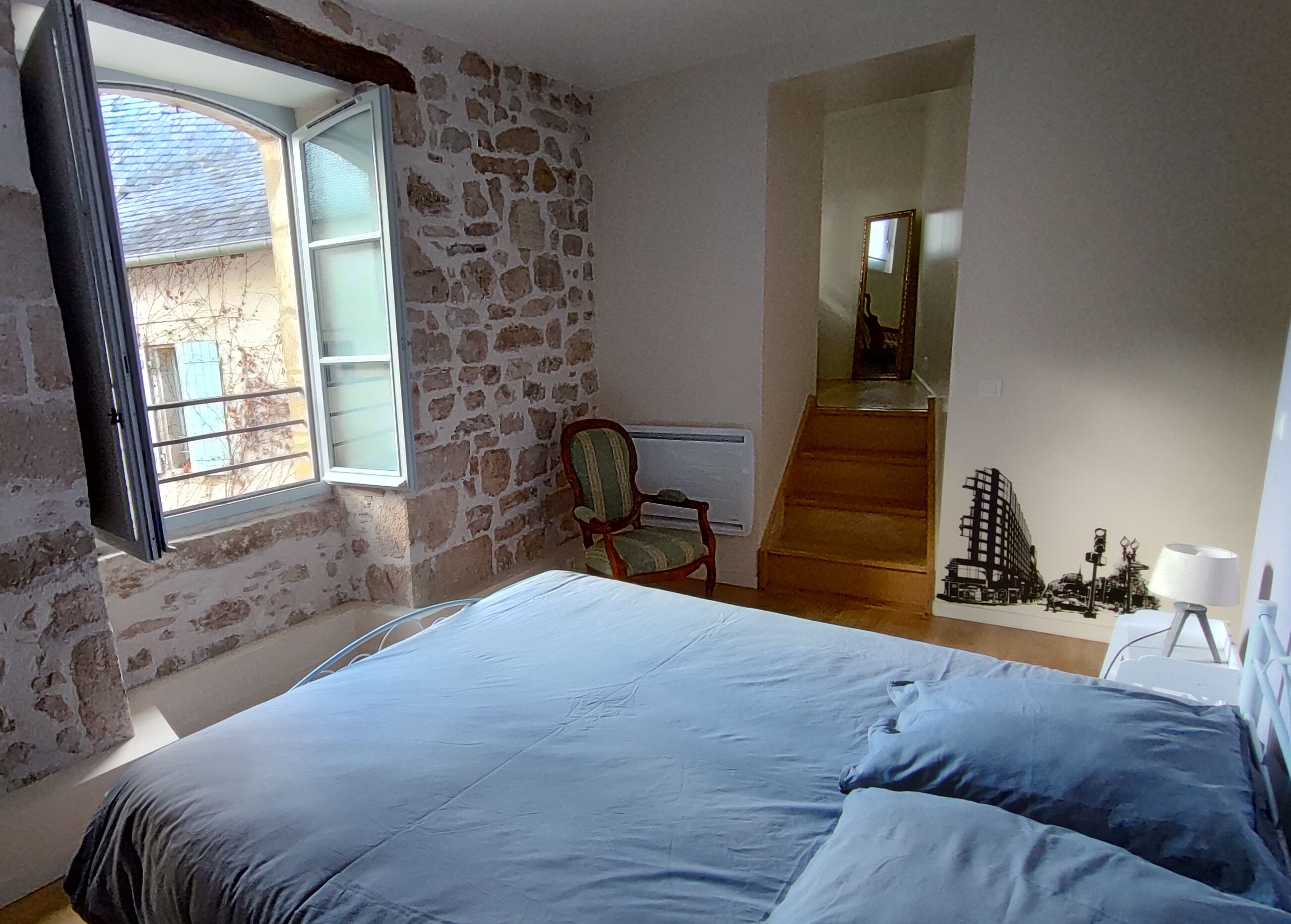 2 chambres, fer et planche à repasser, lit parapluie, Wi-Fi gratuit