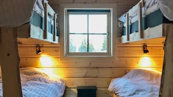 4 Schlafzimmer, Reisekinderbett, kostenloses WLAN, Bettwäsche