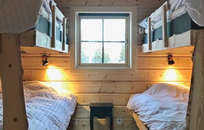 4 dormitorios, cuna de viaje, wifi gratis y ropa de cama