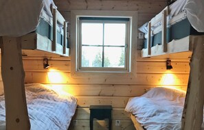 4 dormitorios, cuna de viaje, wifi gratis y ropa de cama