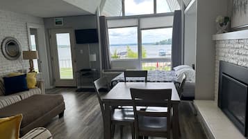 Télévision, cheminée