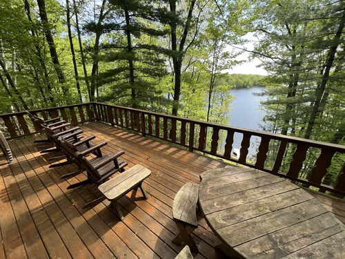 Lakefront Chalet - Badwater Lodge - Gorgeous Lake Views