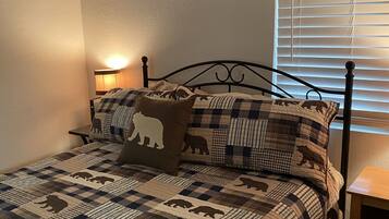 1 bedroom, free WiFi, bed sheets