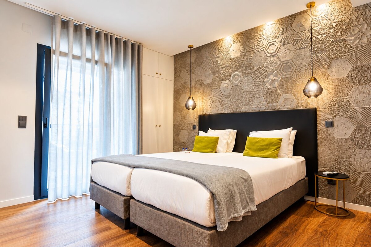 Twin Room, Balcony | Soundproofing, WiFi (free), bed sheets