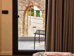 Unclassified image, 5 of 24, button - &Tales Suites - Óbidos (Obidos)