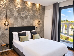 Unclassified image, 4 of 24, button - &Tales Suites - Óbidos (Obidos)