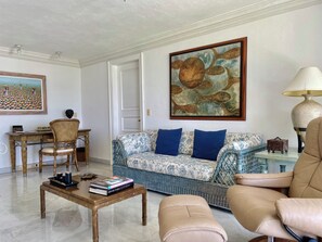 Smart TV, video-game console, DVD player, music library