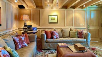 Smart TV, video-game console, DVD player, music library