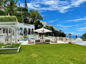 Terrace/patio - VILLA JADE LUXURY VILLA IN ACAPULCO WITH BEST STAFF AND VIEWS (Acapulco)