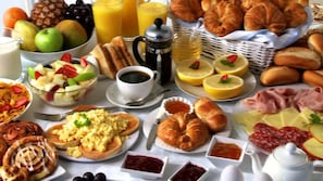 Free daily buffet breakfast