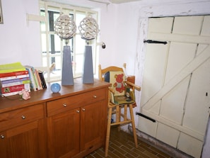 3 bedrooms, individually furnished - Characteristic Holiday Home in Beautiful Surroundings to Enjoy Both During Summer or Winter (Mezileci)