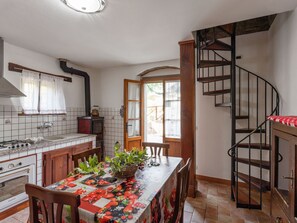 Dining - Idyllic Farmhouse With Bbq, Swimming Pool, Terrace, Garden (Cortona)