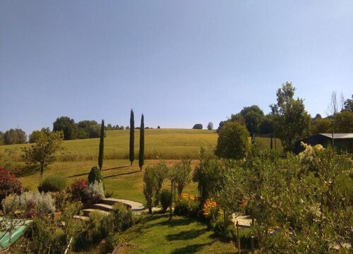 Attractive Mansion With Pool