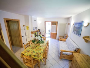 Apartment | Dining