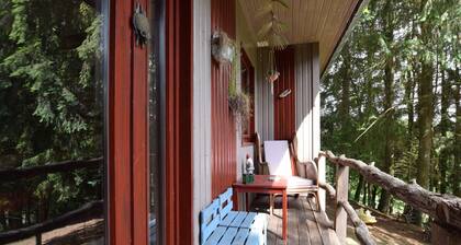 Chalet & Gypsy Caravan in Green & Peaceful Environment near Houffalize