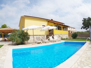 Exterior - Peaceful Villa in Jursici With Private Pool (Svetvincenat)