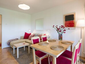 Apartment | Dining