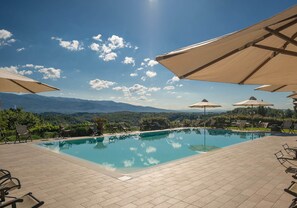House | Pool | Outdoor pool - Holiday Home in Tuscany With Pool & BBQ (Figline e Incisa Valdarno)