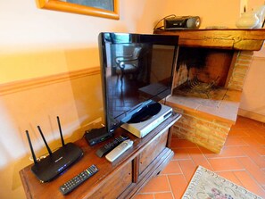 Private kitchen - Holiday Home in Tuscany With Pool & BBQ (Figline e Incisa Valdarno)