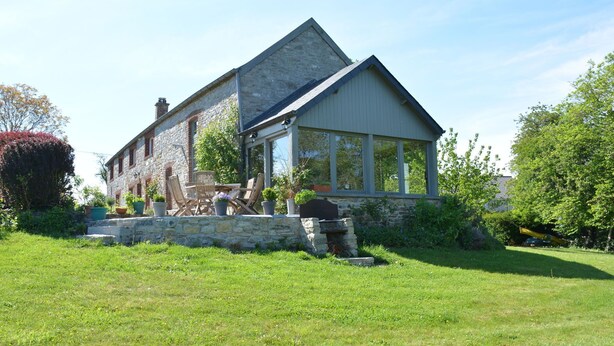 Exterior - Heritage Holiday Home in Assesse on Hilltop (Assesse)