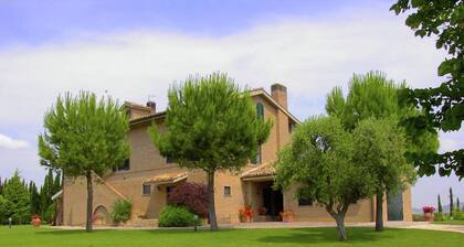 Luxurious Villa in Montelupone With Private Swimming Pool
