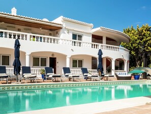 Exterior - Posh Apartment in Lagos with Hot Tub (Lagos)