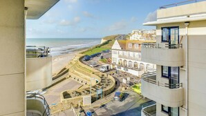 Exterior - This Seafront Forth Floor Apartment Allows for Fantastic Seaviews From the Balcony (Brighton)