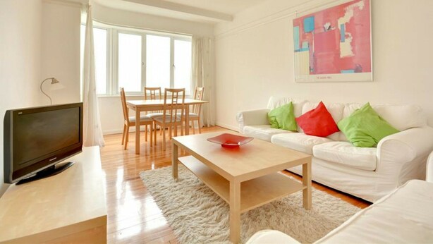 DVD player - This Seafront Forth Floor Apartment Allows for Fantastic Seaviews From the Balcony (Brighton)
