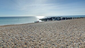 Beach - This Seafront Forth Floor Apartment Allows for Fantastic Seaviews From the Balcony (Brighton)