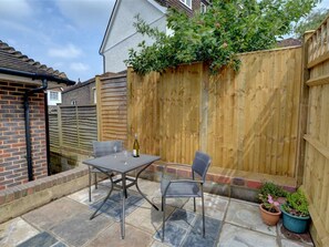 Exterior - Peaceful Apartment in Tunbridge Wells for Couples With Garden (Royal Tunbridge Wells)