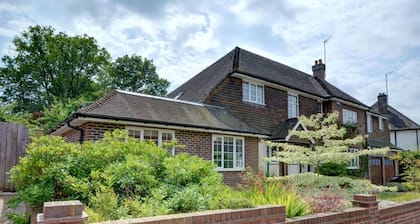 Peaceful Apartment in Tunbridge Wells for Couples With Garden