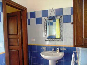 House | Bathroom
