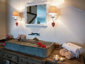 Casa | 2 camere, con arredamento individuale, lenzuola