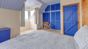 3 bedrooms, individually furnished, bed sheets - Calm Holiday Home in Broadstairs Kent With Garden (Broadstairs)