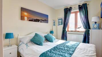 2 bedrooms, minibar, bed sheets
