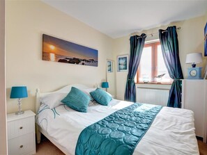 2 bedrooms, minibar, bed sheets - Modern Holiday Home in Milford Haven With Balcony (Milford Haven)
