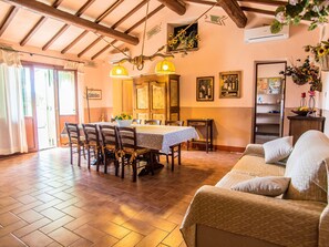 Living room - Tasteful Apartment in Roselle Terme With Fenced Garden (Grosseto)