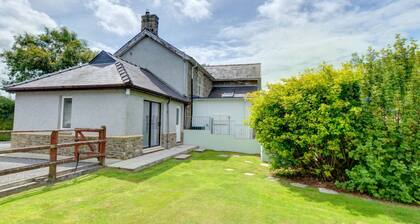 Beautiful Holiday Home in Rhydlewis With Garden