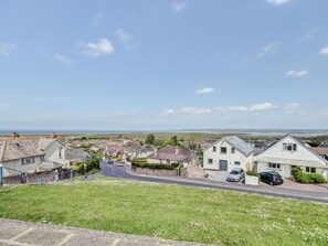 Exterior - Captivating Holiday Home That Gives you a Real Beach Feeling (Bideford)