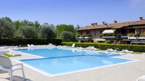 Balcony - Stunning Holiday Home in Lazise With Shared Pool (Lazise)