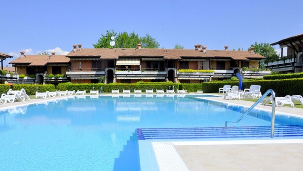 Outdoor pool - Stunning Holiday Home in Lazise With Shared Pool (Lazise)