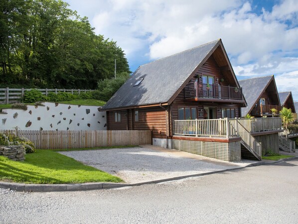 Exterior - Cozy Holiday Home in Little Petherick near Beaches (Wadebridge)