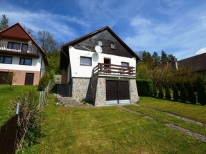 House | Exterior - Detached Cottage With Fireplace, Near the River Ohre (Počedělice)