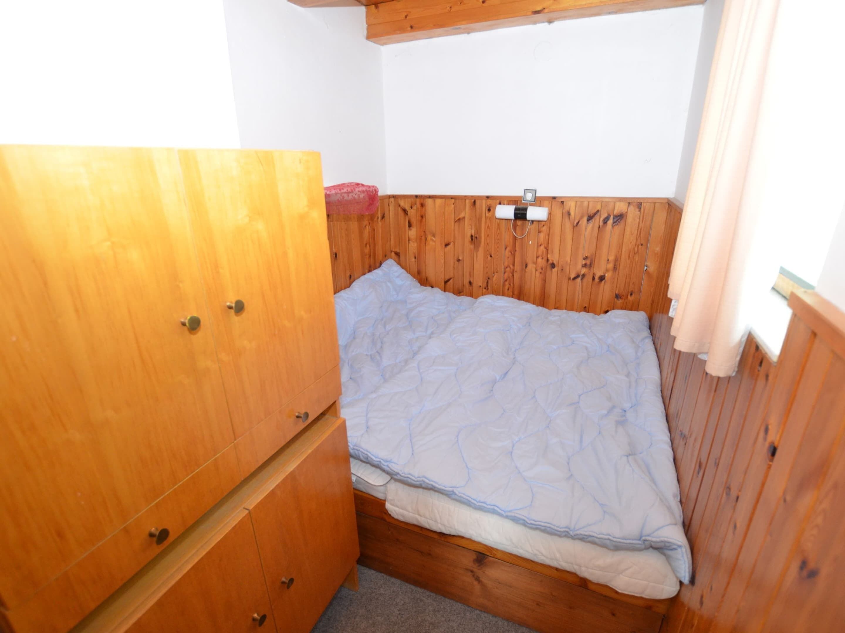 3 bedrooms, individually furnished, bed sheets