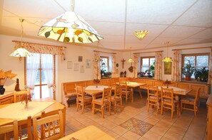 Apartment | Tempat makan