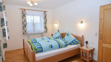 Apartment | 2 bedrooms, individually furnished, bed sheets