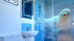 Combined shower/bathtub, towels - Lovely Holiday Home with Hot Tub near Bexhill & Hastings (Tenterden)