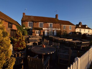 Unclassified image, 3 of 24, button - Lovely Holiday Home with Hot Tub near Bexhill & Hastings (Tenterden)
